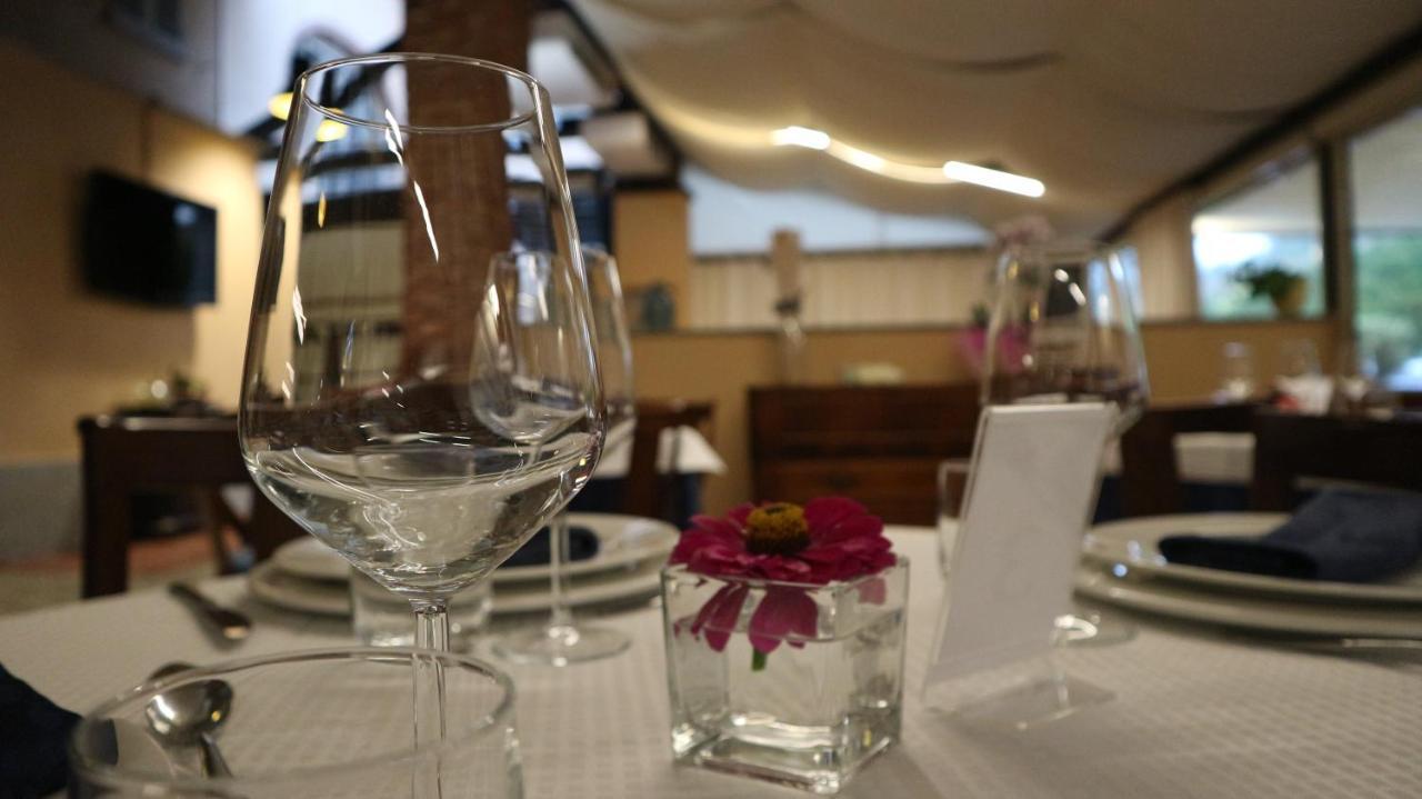 La Regibussa - Hotel Ristorante Asti Exterior foto